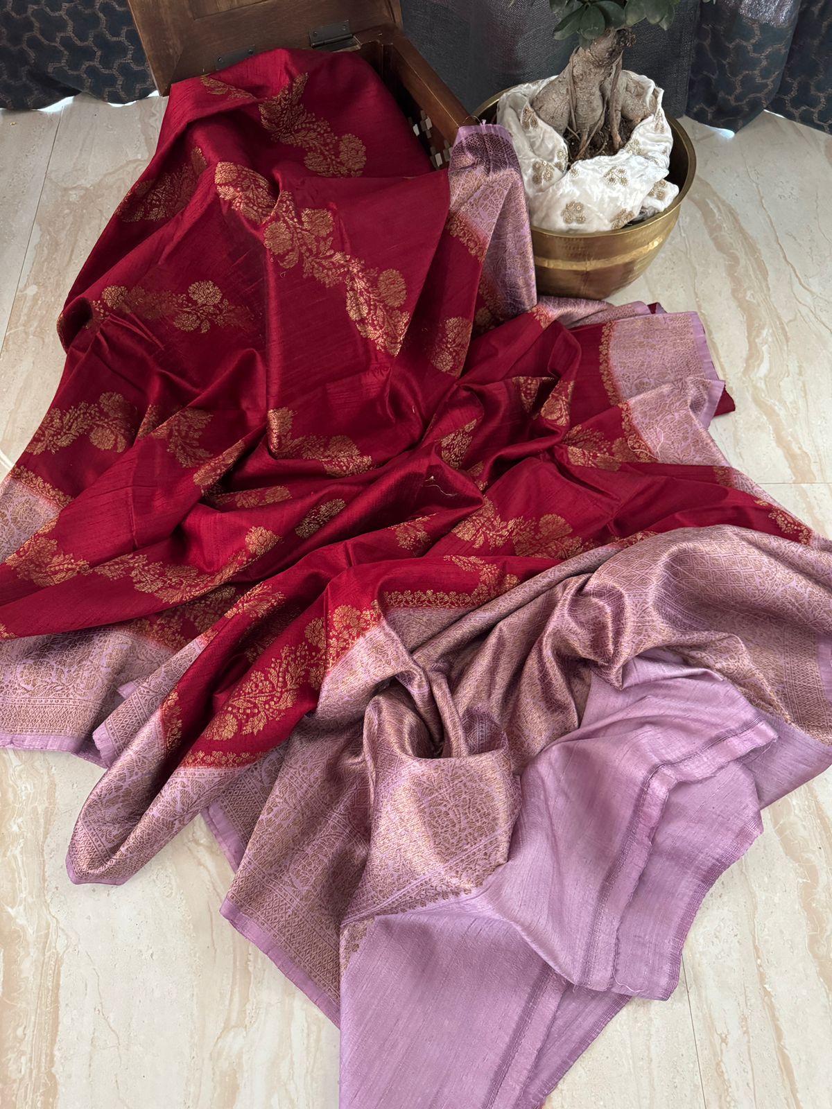 Pure Handloom Raw Silk Banarasi Saree With Leheriya Weave Zari