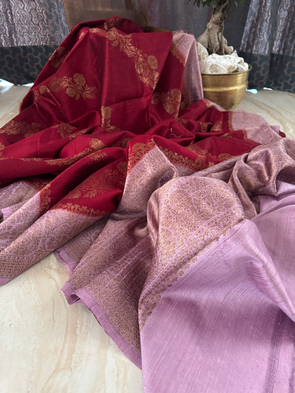 Pure Handloom Raw Silk Banarasi Saree With Leheriya Weave Zari