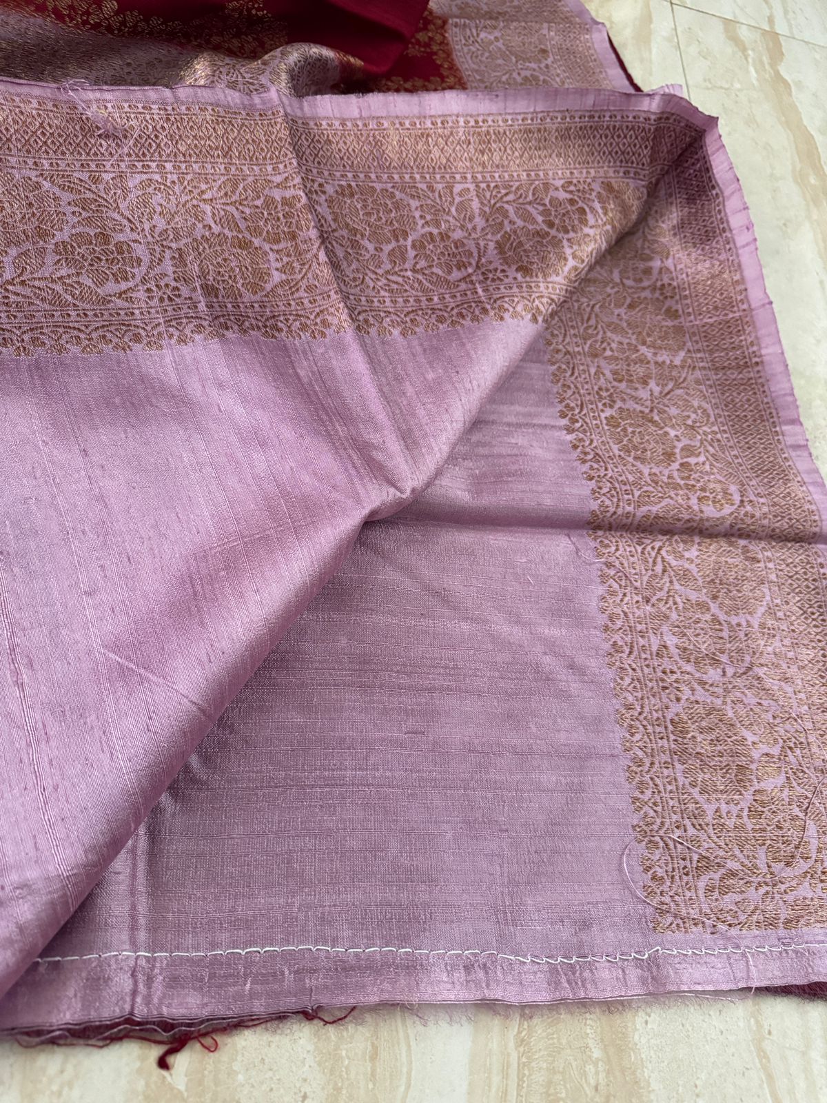 Pure Handloom Raw Silk Banarasi Saree With Leheriya Weave Zari