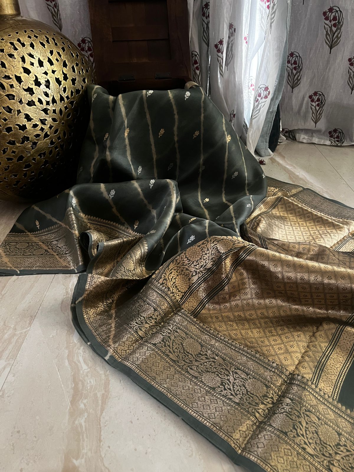 Beautiful Kora Banarasi Saree With All Over Zari Weave