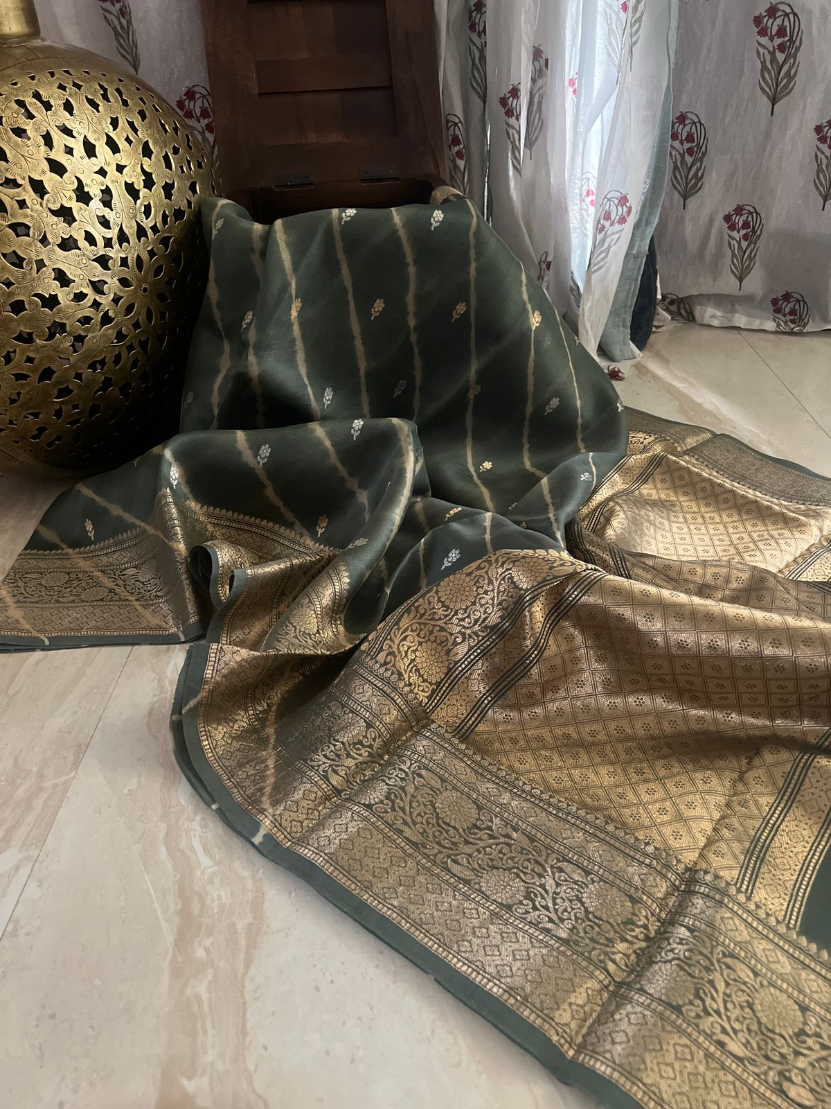 Beautiful Kora Banarasi Saree With All Over Zari Weave