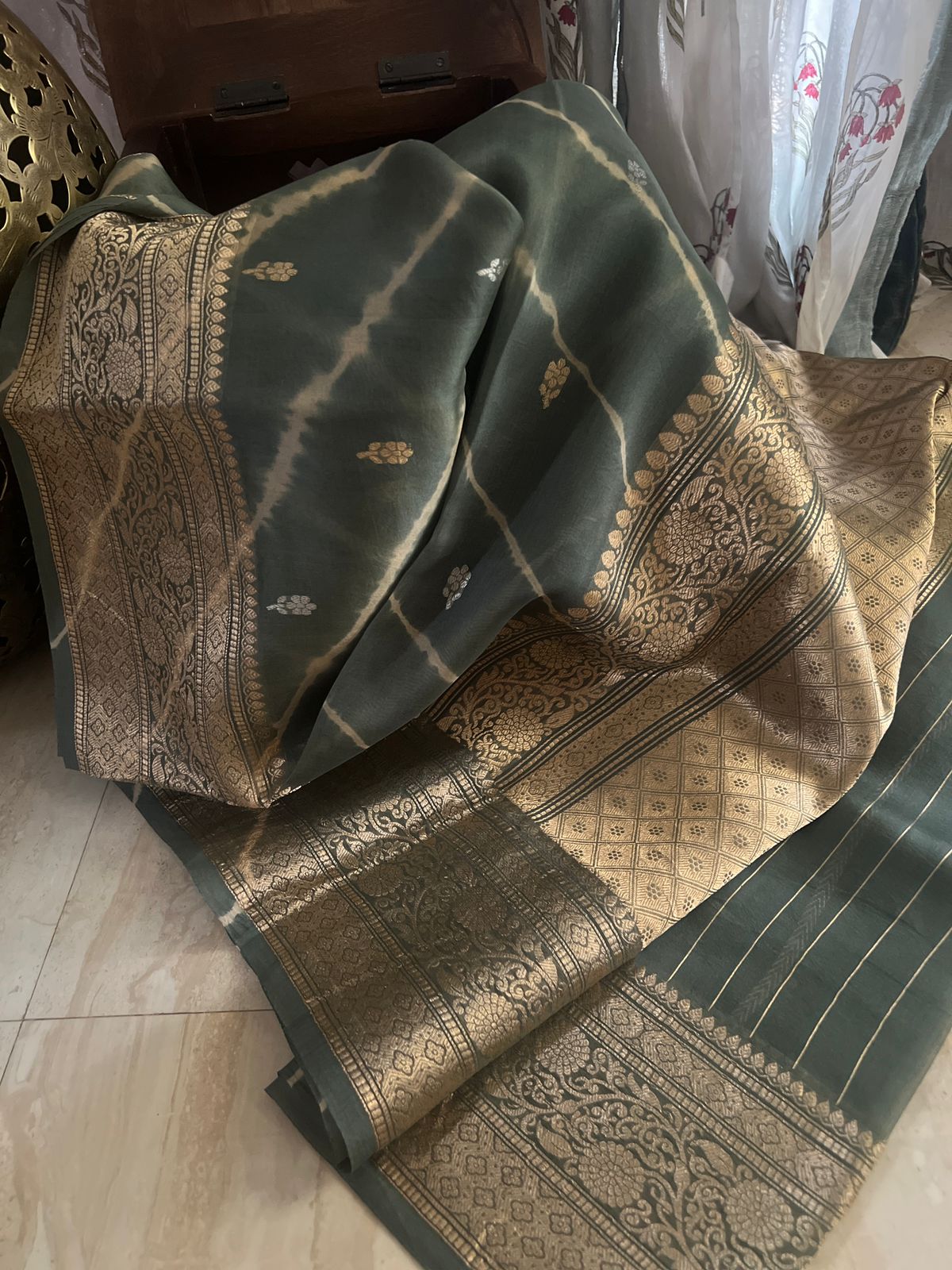 Beautiful Kora Banarasi Saree With All Over Zari Weave