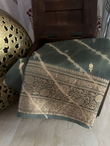 Beautiful Kora Banarasi Saree With All Over Zari Weave