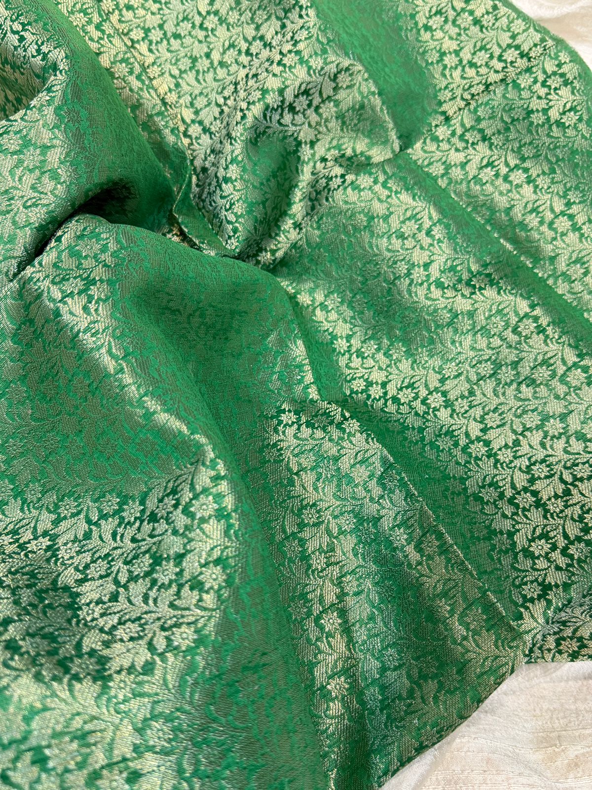 Banarasi Soft Tissue Silk Saree With Tussar Border