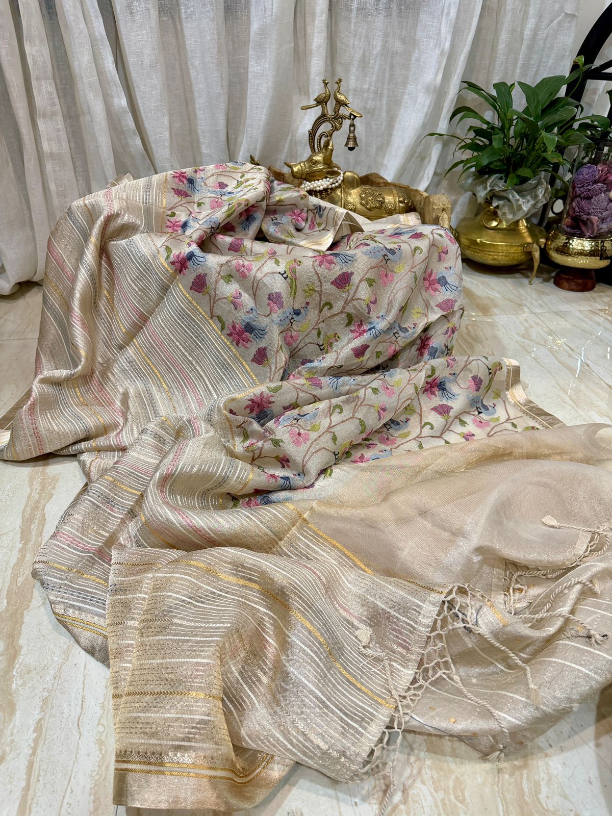 Pure Handloom Tissue Silk Banarasi Saree With Embroidery