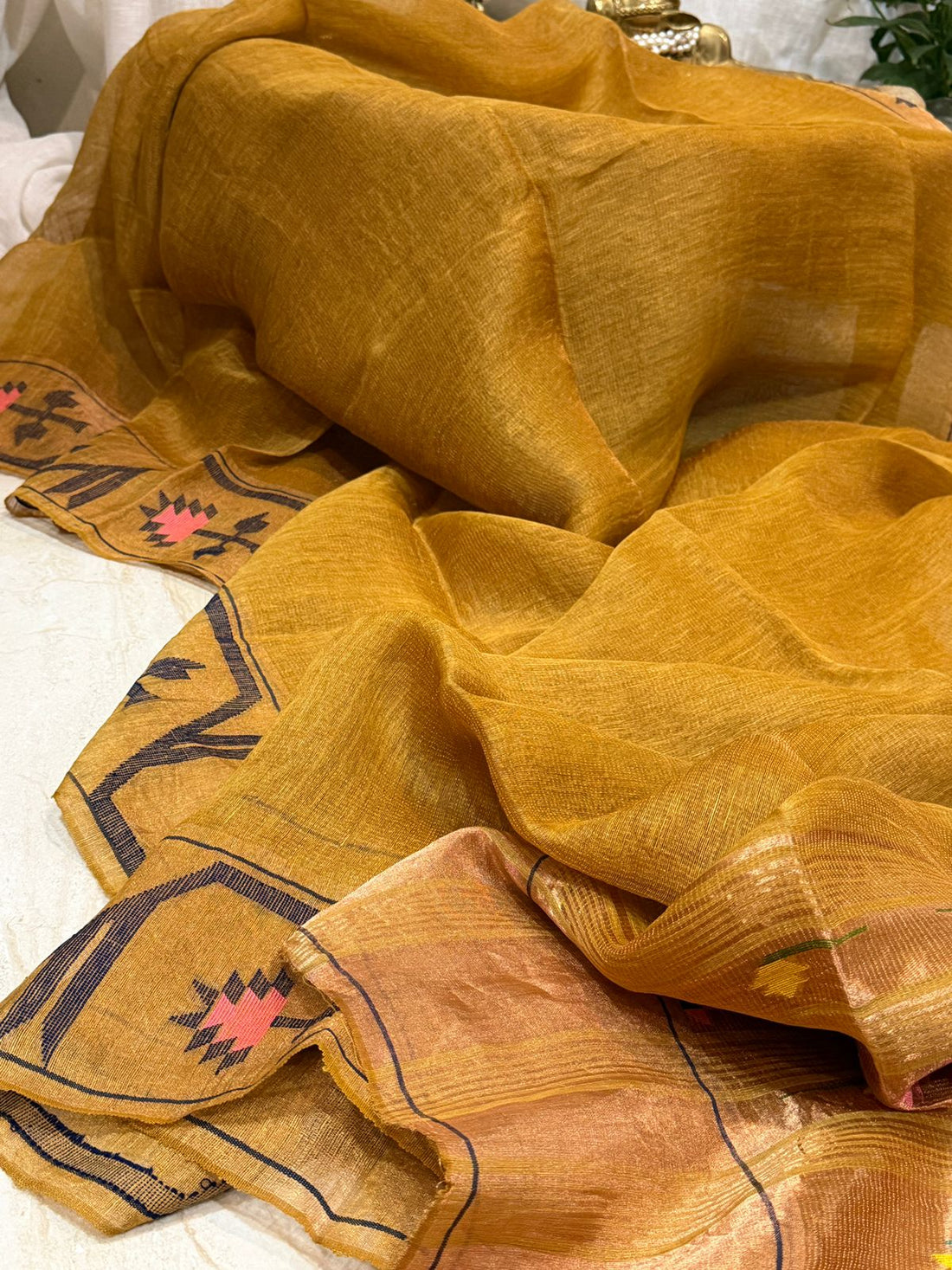 Pure Handloom Linen Silk Tissue Border and Pallu with Paithani Weave