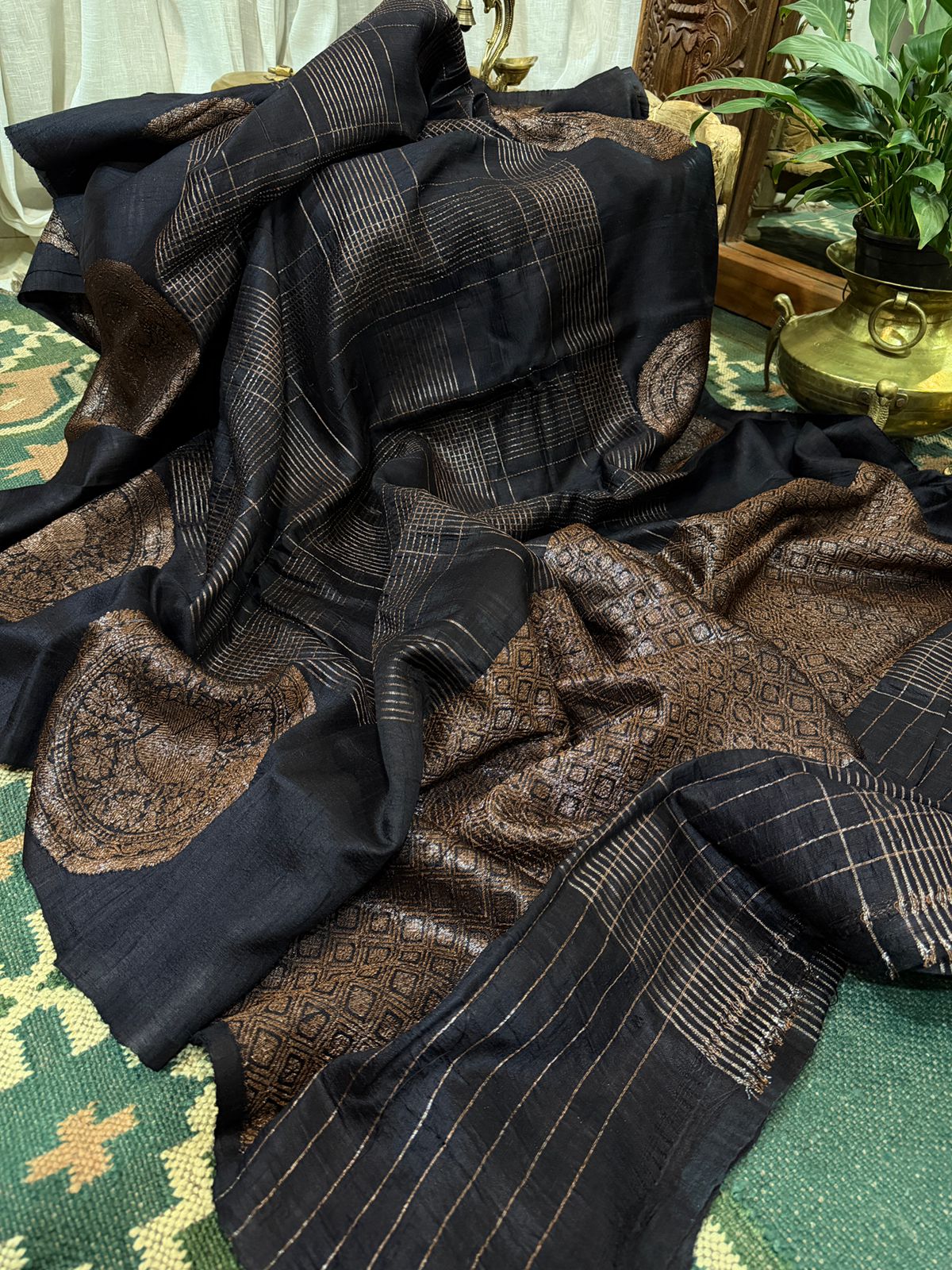 Pure Hamdloom Raw Silk Banarasi Saree