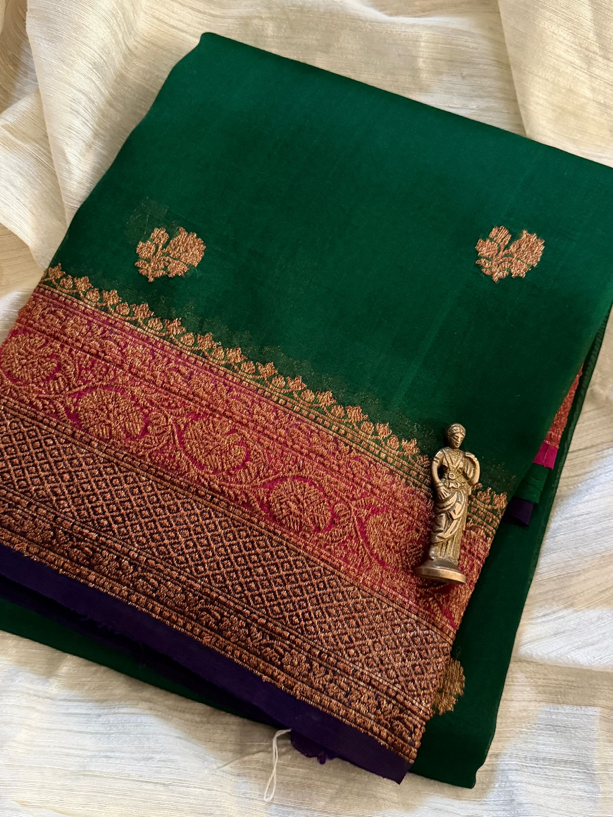 Pure Handloom Kora Banarasi Saree With Antiq Zari Weave