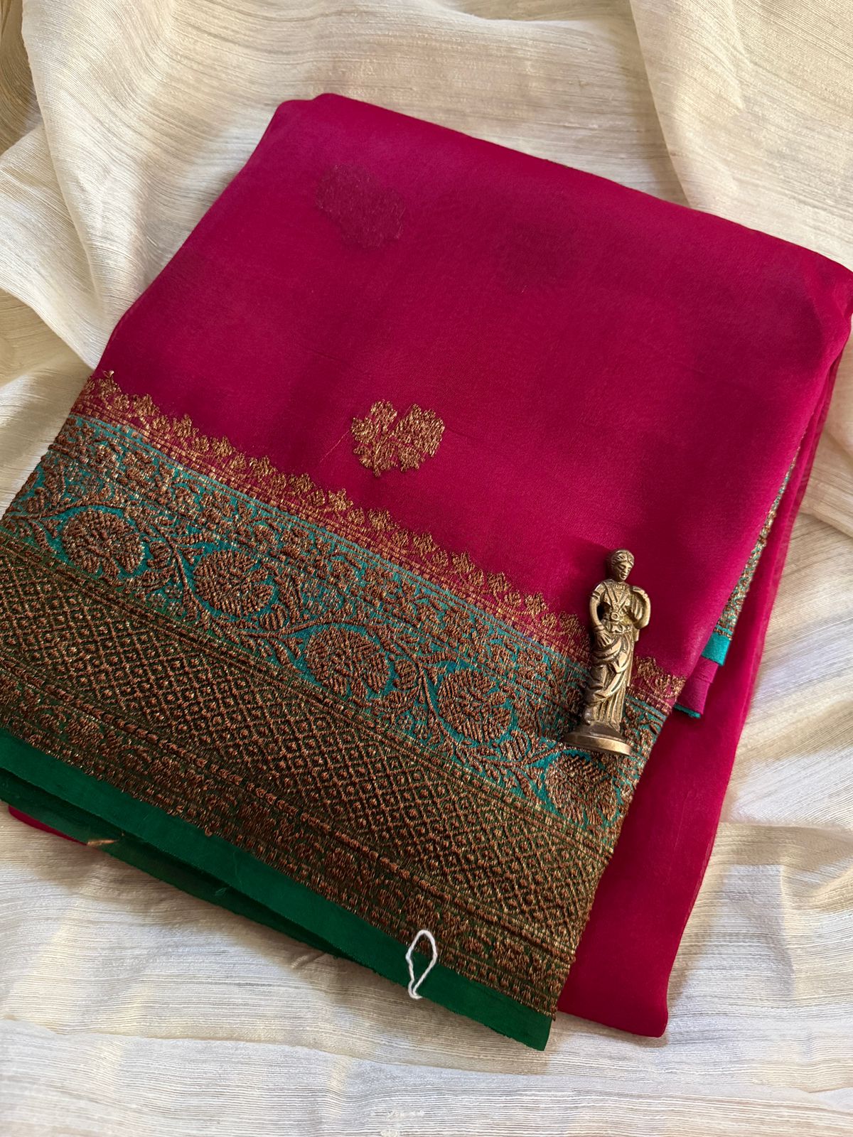 Pure Handloom Kora Banarasi Saree With Antiq Zari Weave