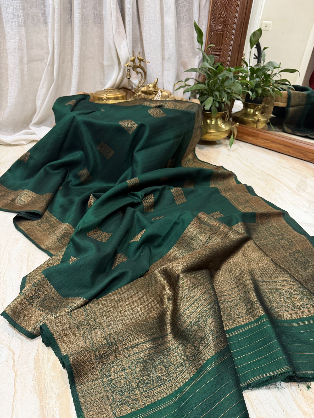 Pure Handloom Raw Silk Banarasi Kadua Weave Zari