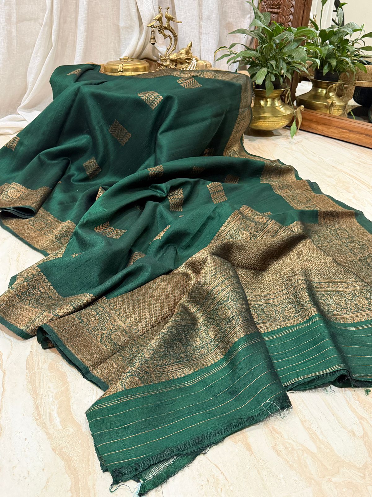 Pure Handloom Raw Silk Banarasi Kadua Weave Zari