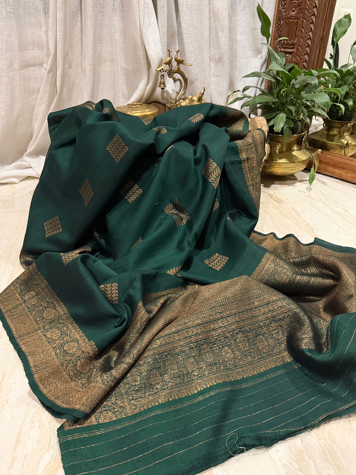 Pure Handloom Raw Silk Banarasi Kadua Weave Zari