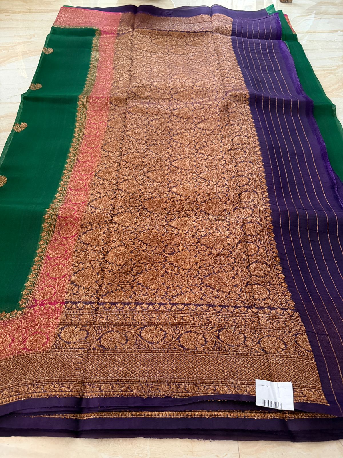 Pure Handloom Kora Banarasi Saree With Antiq Zari Weave