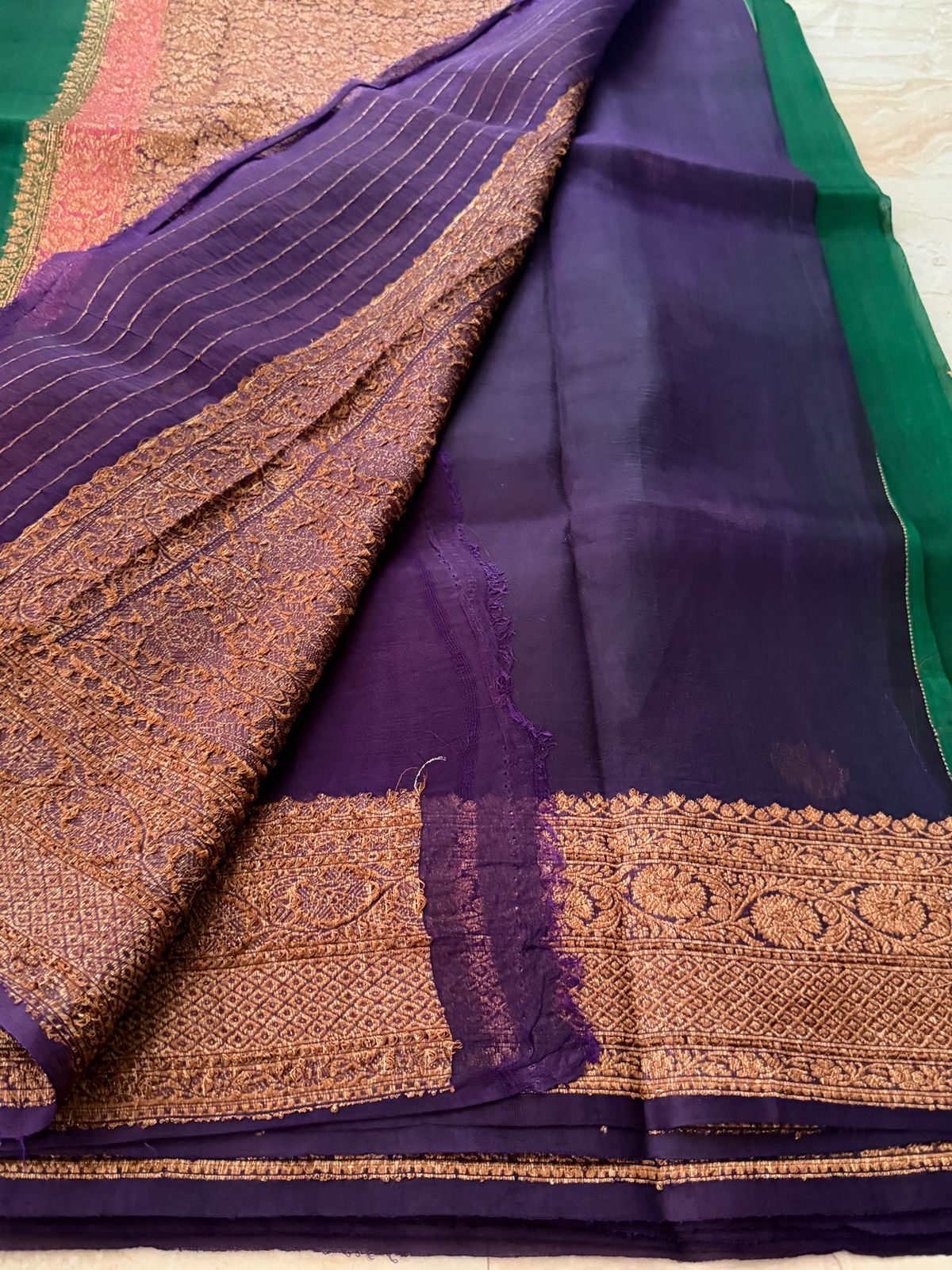 Pure Handloom Kora Banarasi Saree With Antiq Zari Weave