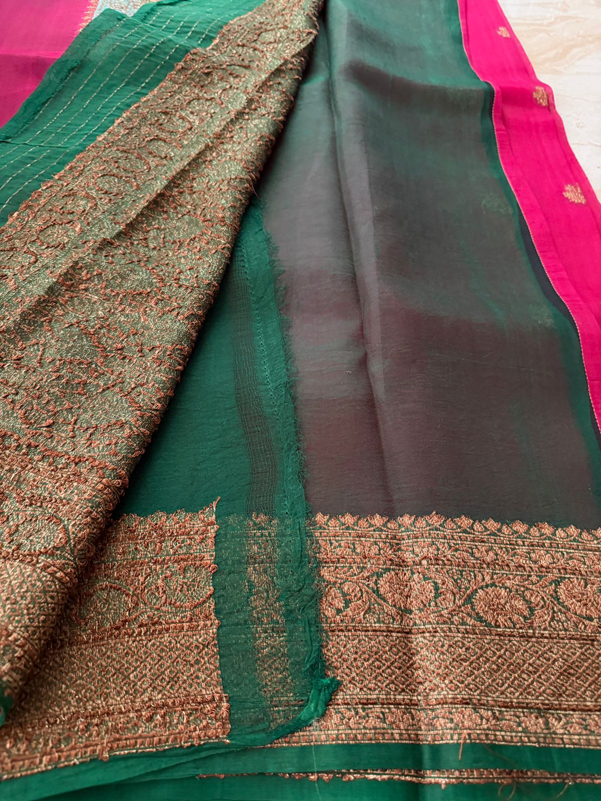 Pure Handloom Kora Banarasi Saree With Antiq Zari Weave