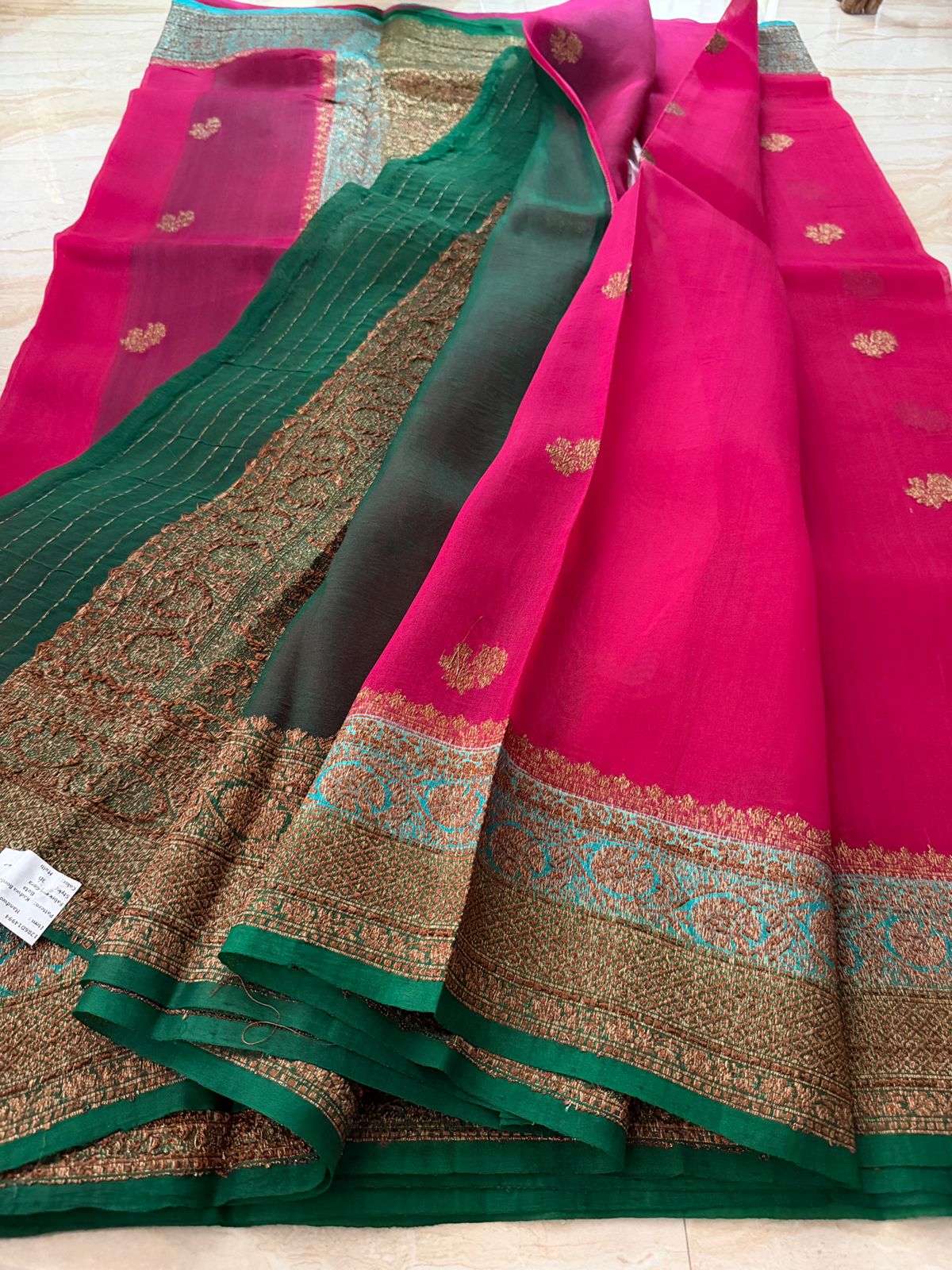 Pure Handloom Kora Banarasi Saree With Antiq Zari Weave