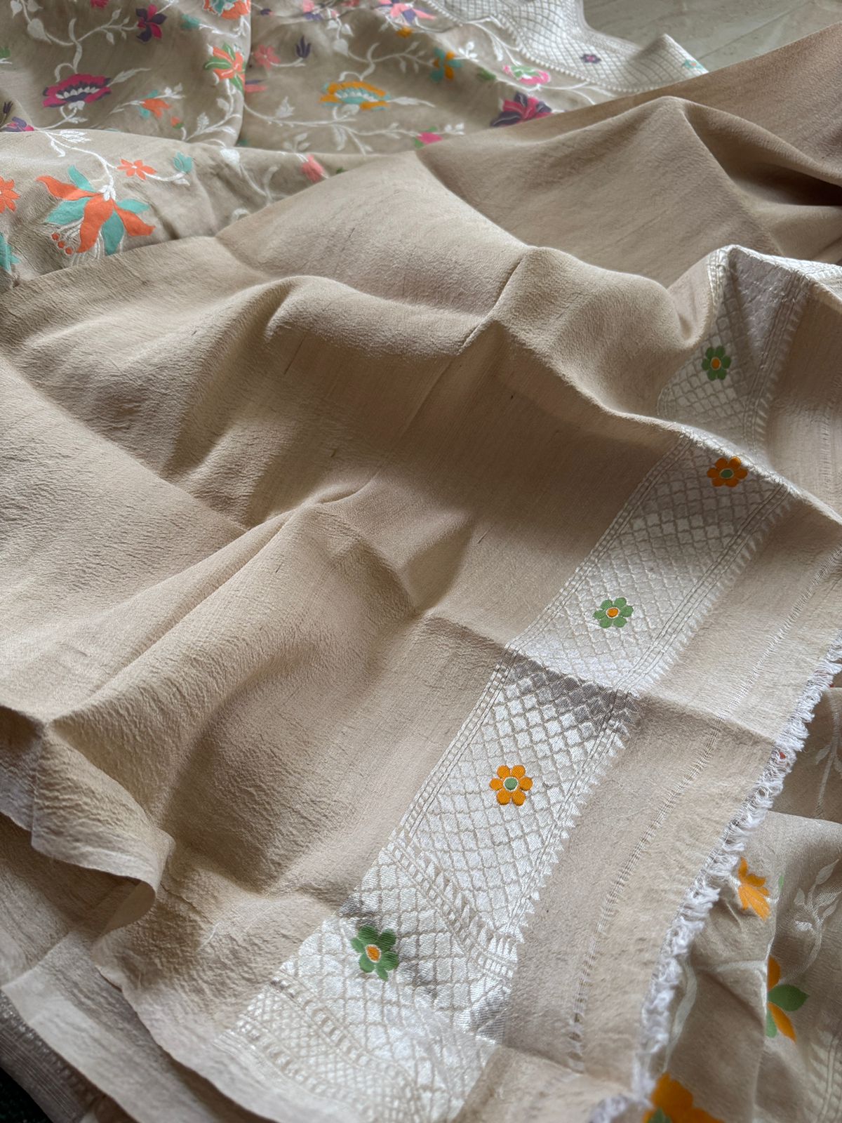 Pure Handloom Tussar Georgette Banarasi Saree