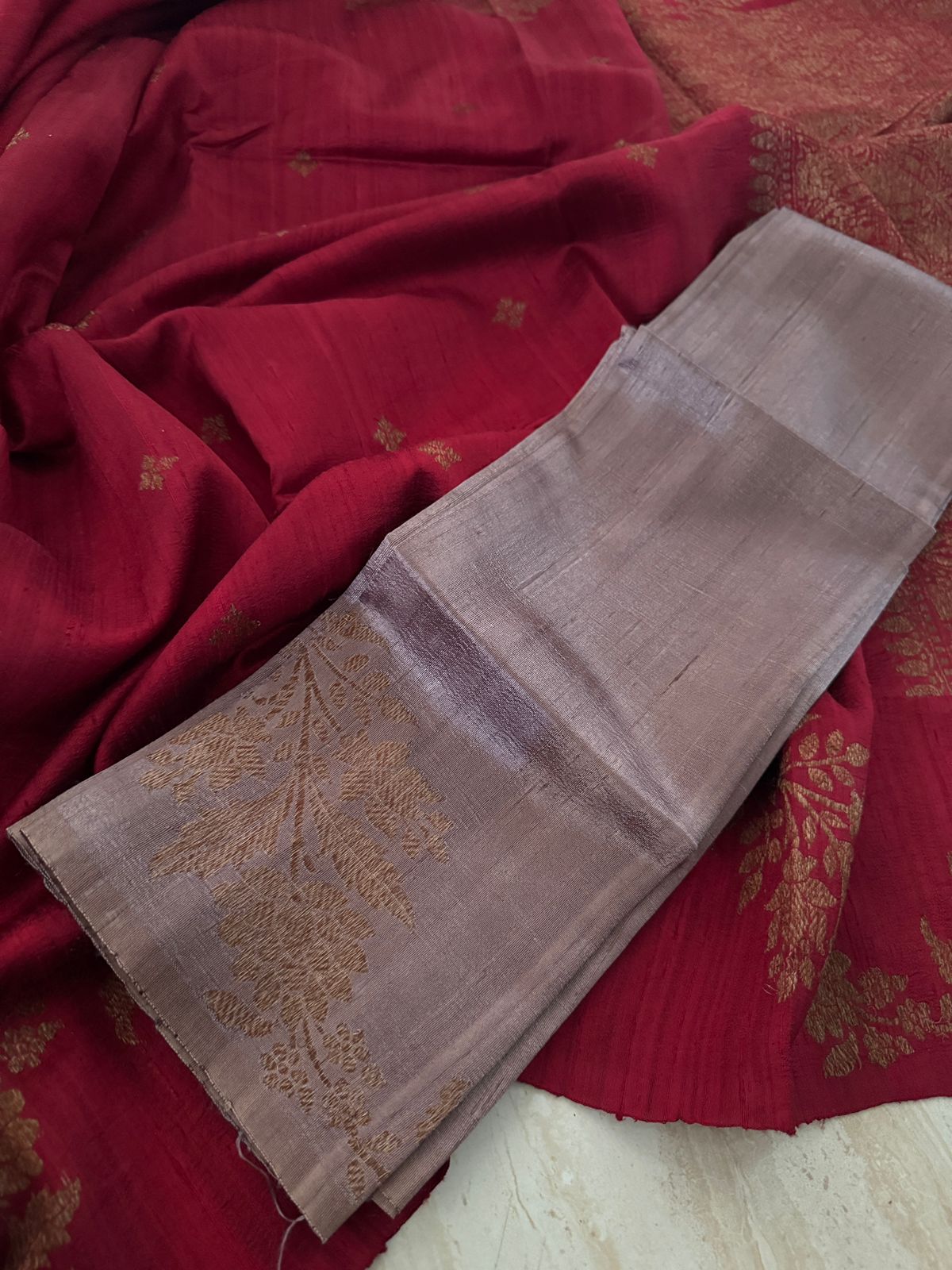 Pure Handloom Border Less Tussar Raw Silk Banarasi Saree
