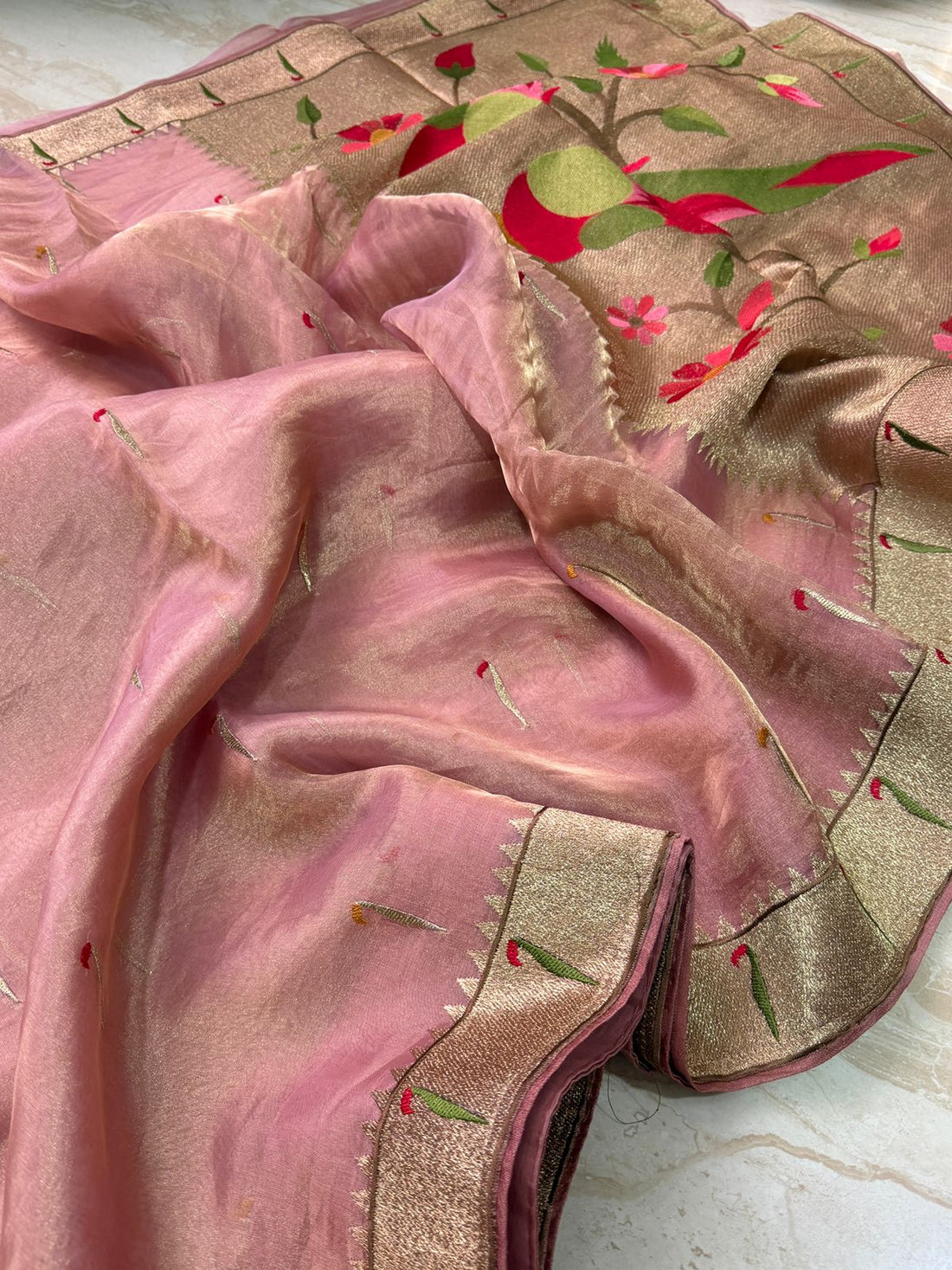 Pure Tissue Silk Saree With Single Munia Border & Designer Pallu