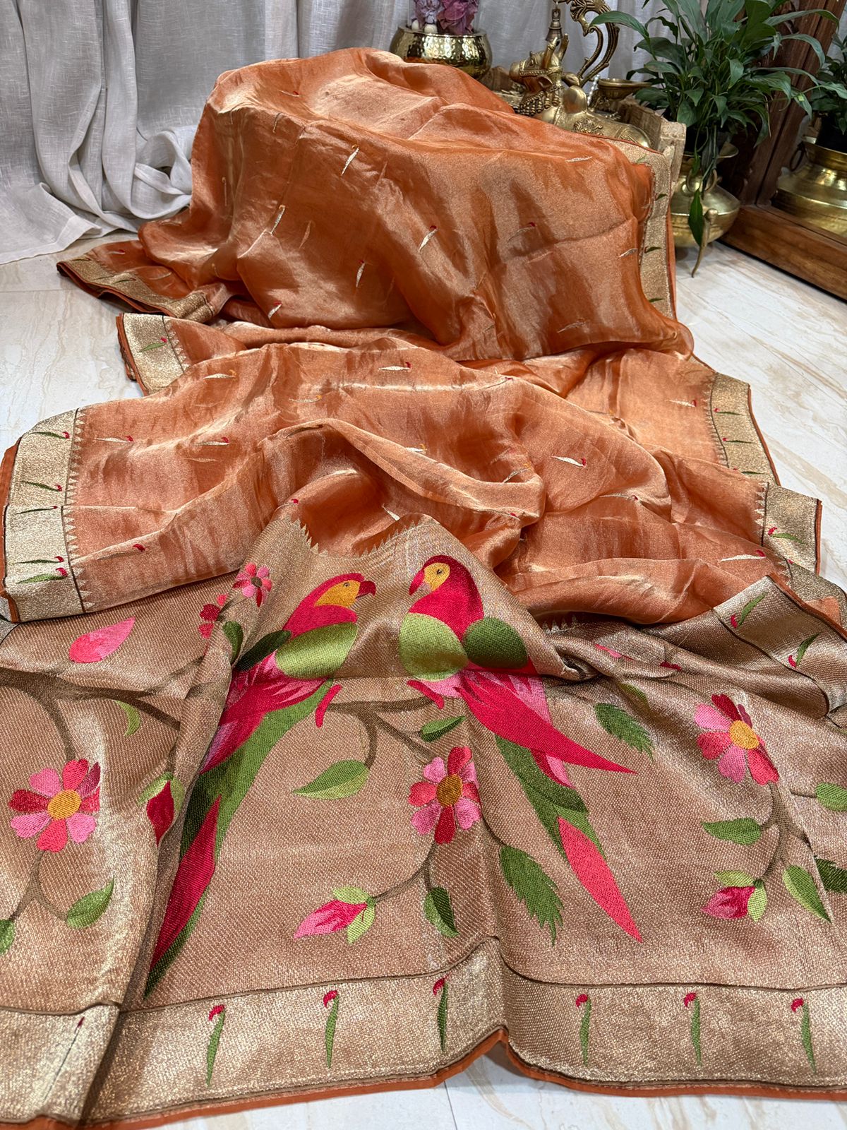 Pure Tissue Silk Saree With Single Munia Border & Designer Pallu