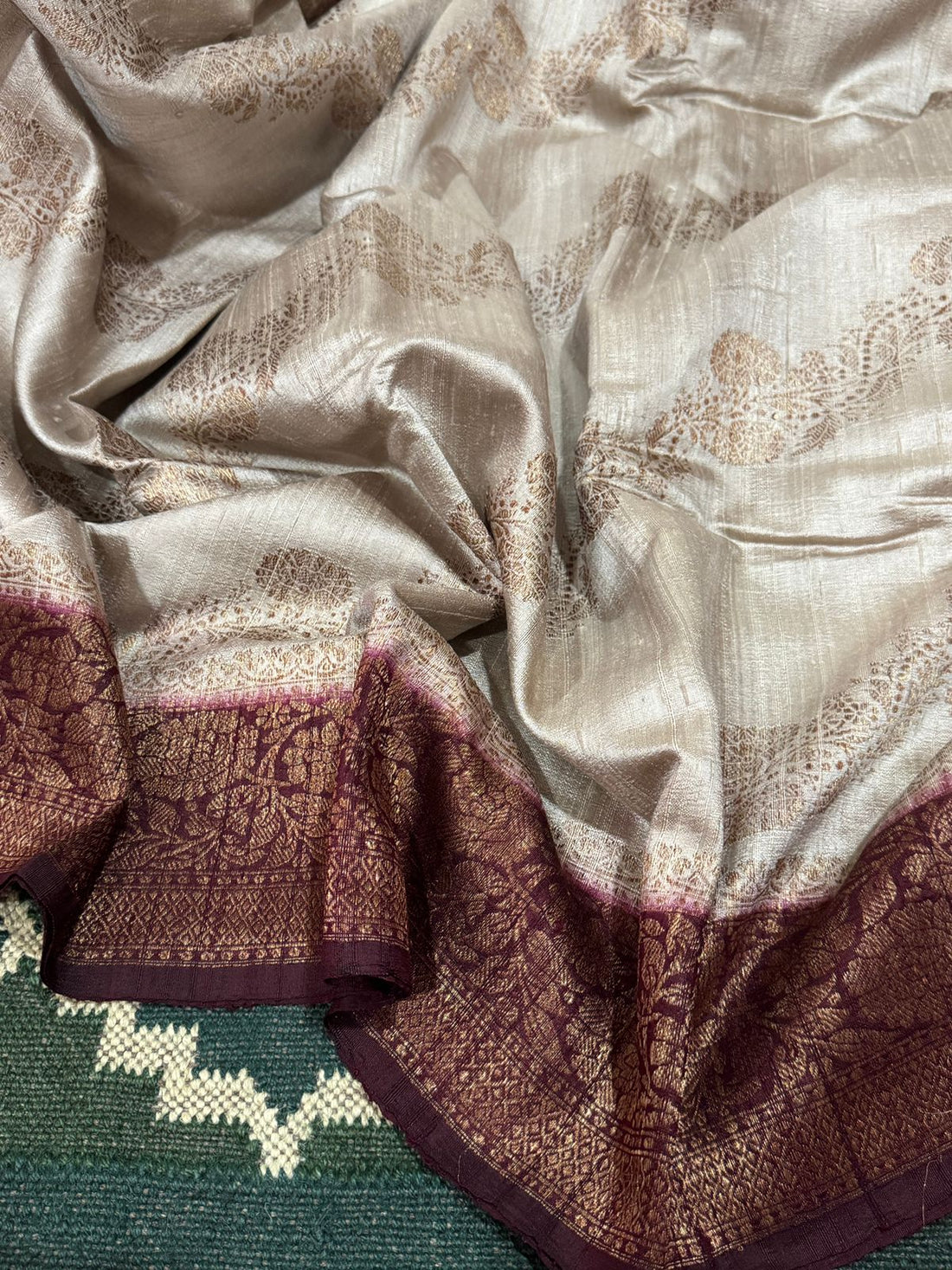 Pure Handloom Raw Silk Lehriya Weave Zari Saree