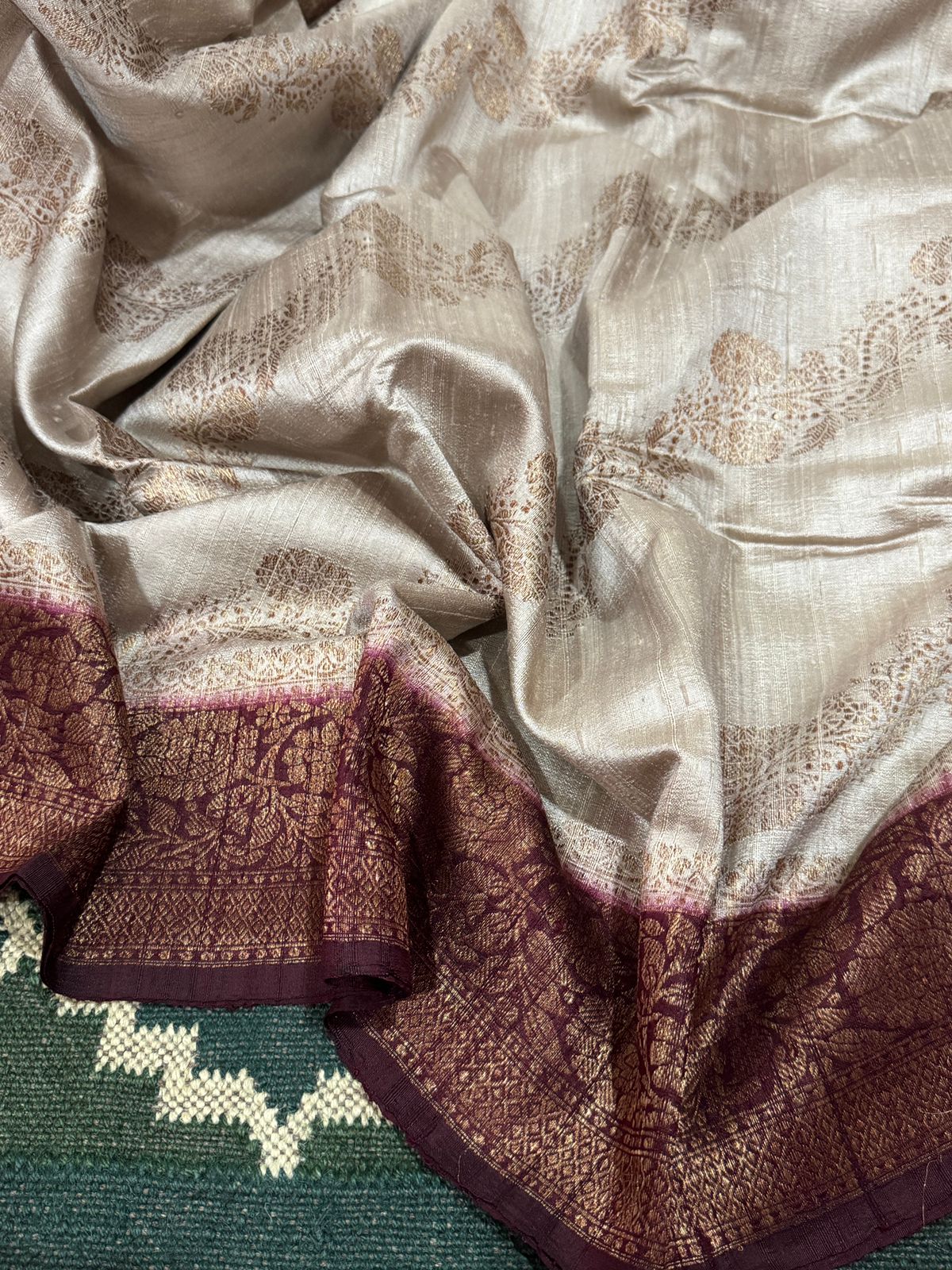 Pure Handloom Raw Silk Lehriya Weave Zari Saree
