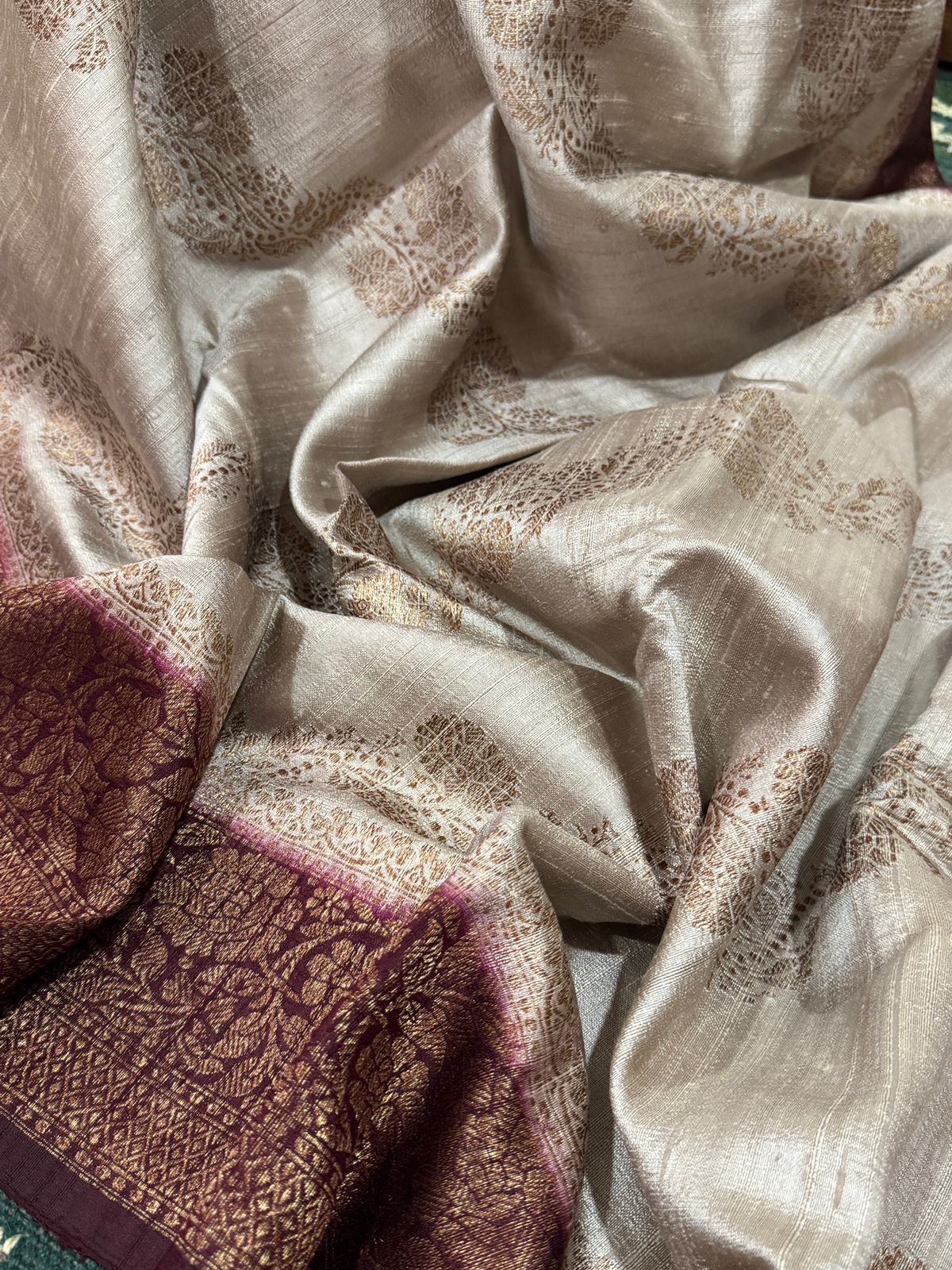 Pure Handloom Raw Silk Lehriya Weave Zari Saree