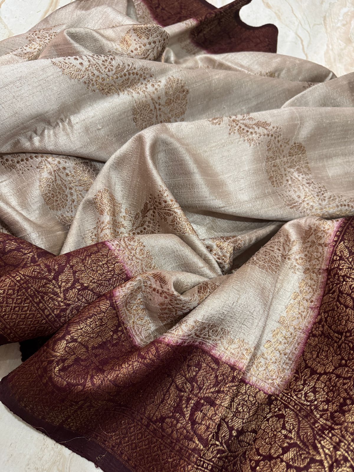 Pure Handloom Raw Silk Lehriya Weave Zari Saree