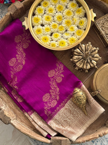 Pure Handloom Raw Silk Banarasi Saree With Leheriya Weave Zari