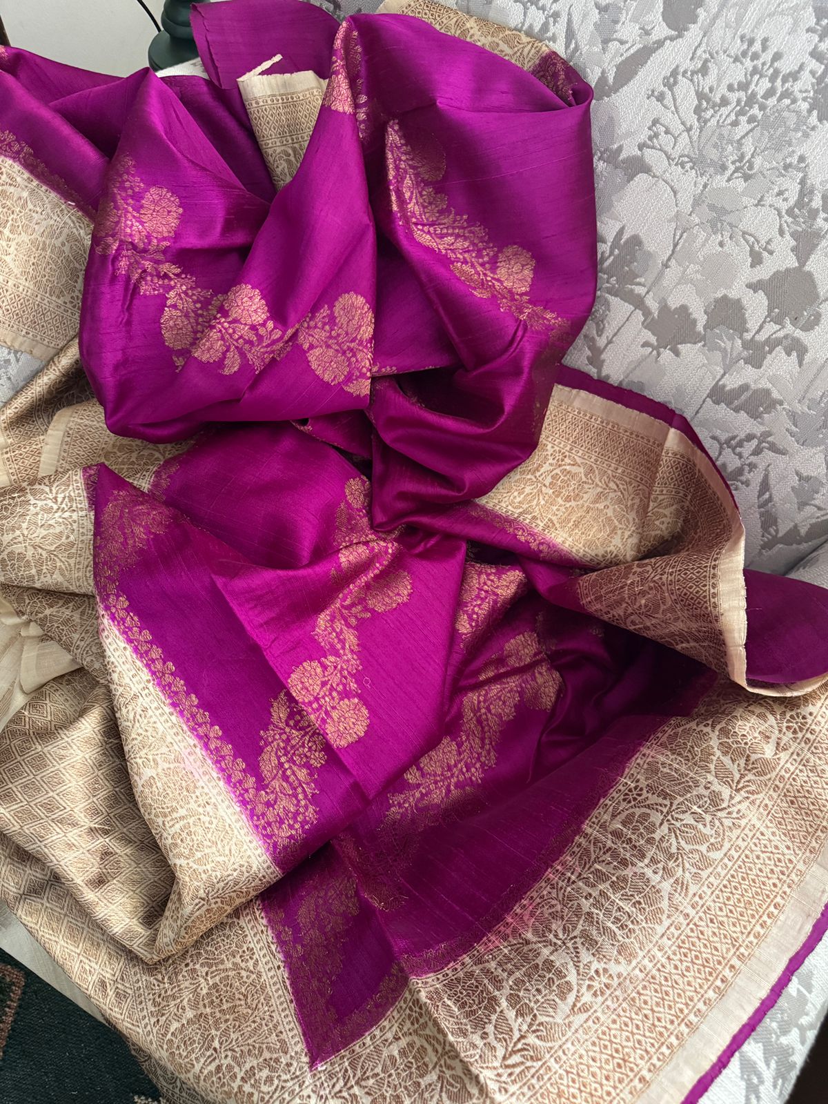 Pure Handloom Raw Silk Banarasi Saree With Leheriya Weave Zari