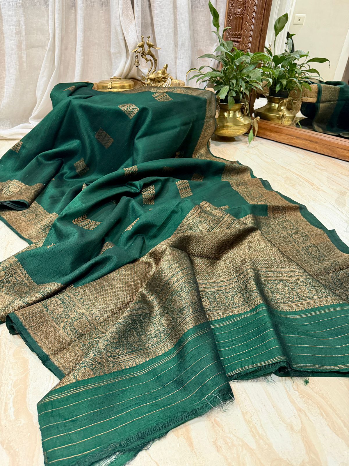 Pure Handloom Raw Silk Banarasi Kadua Weave Zari
