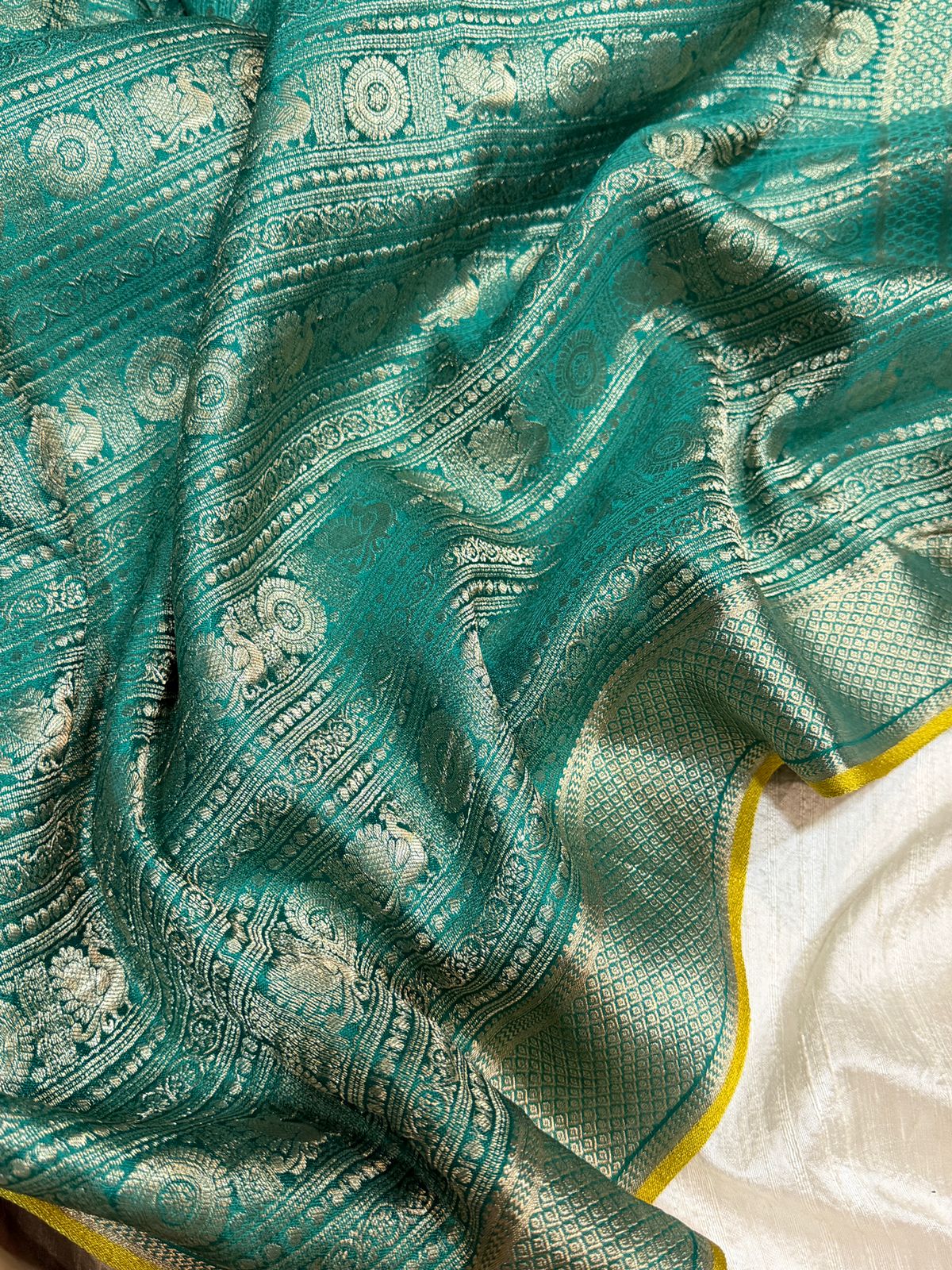 Pure Mysore Brocade Crepe Silk Saree With Platinum Zari Weave