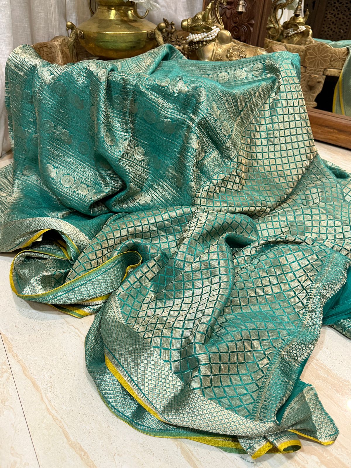 Pure Mysore Brocade Crepe Silk Saree With Platinum Zari Weave