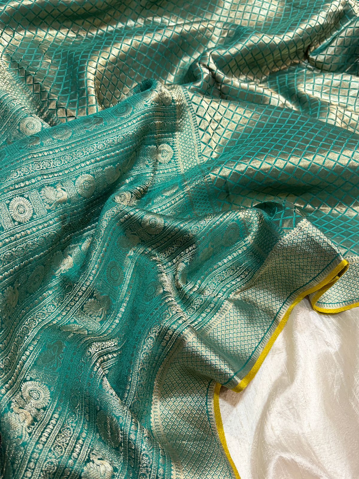 Pure Mysore Brocade Crepe Silk Saree With Platinum Zari Weave