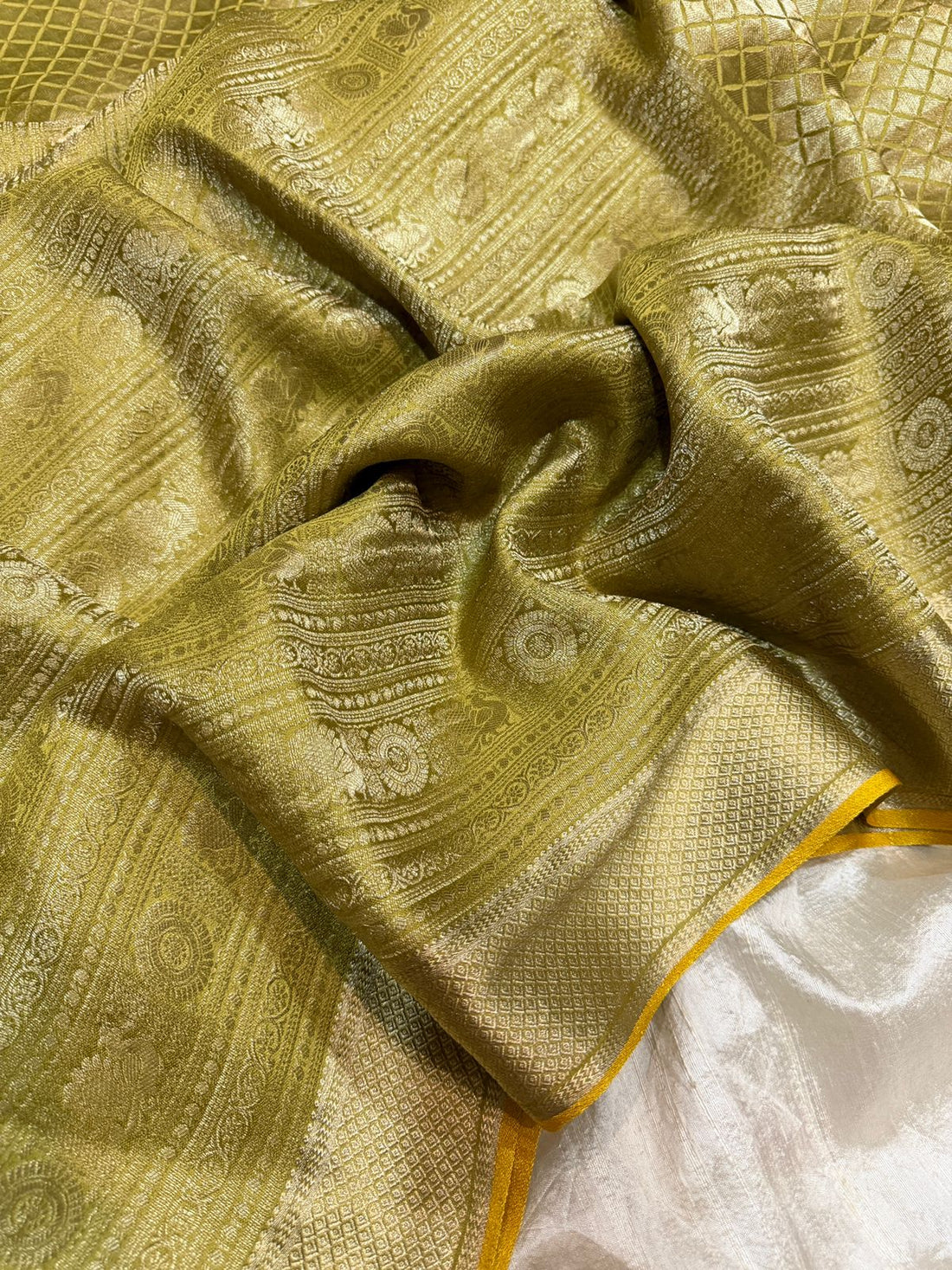 Pure Mysore Brocade Crepe Silk Saree With Platinum Zari Weave