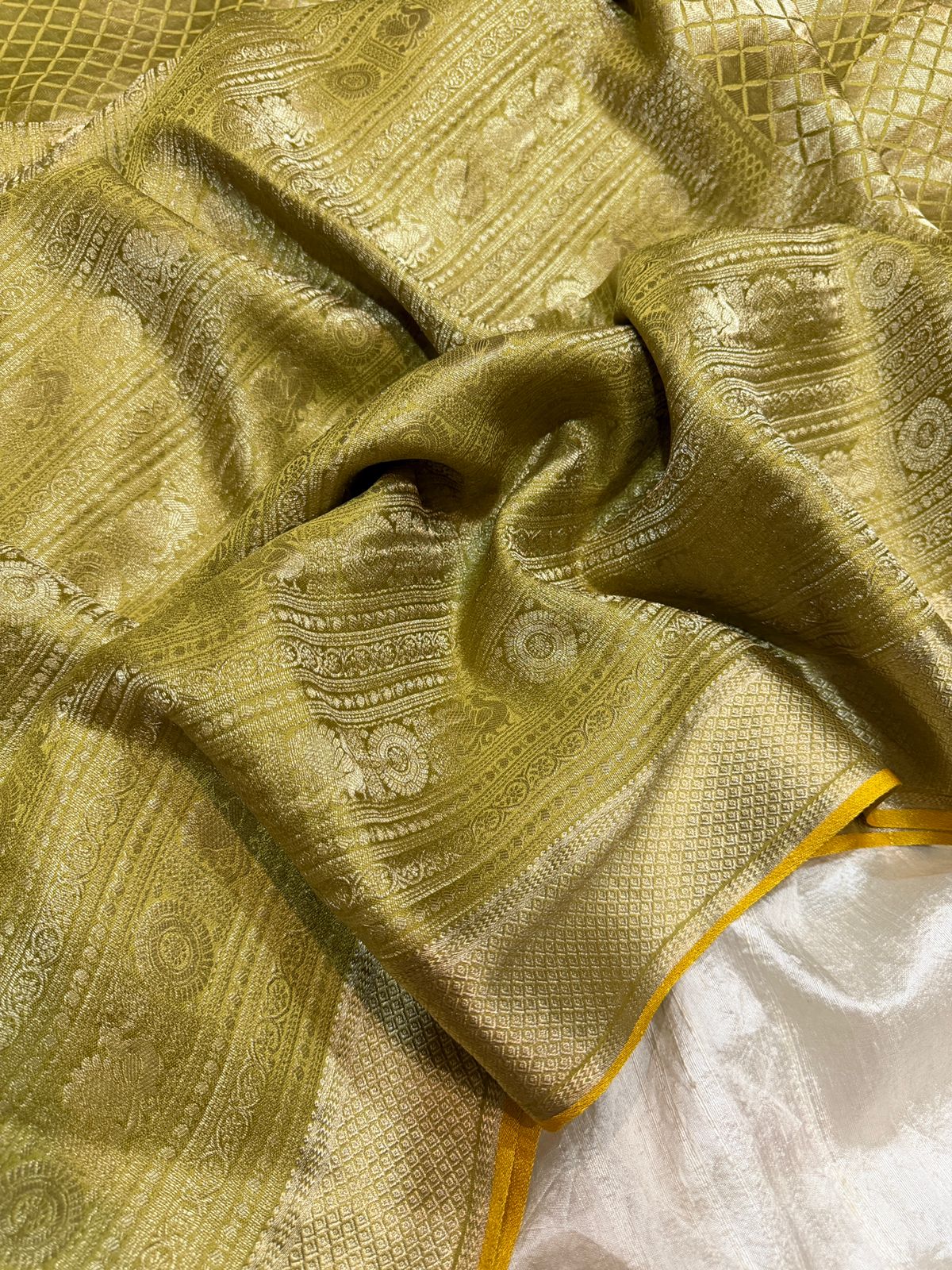 Pure Mysore Brocade Crepe Silk Saree With Platinum Zari Weave