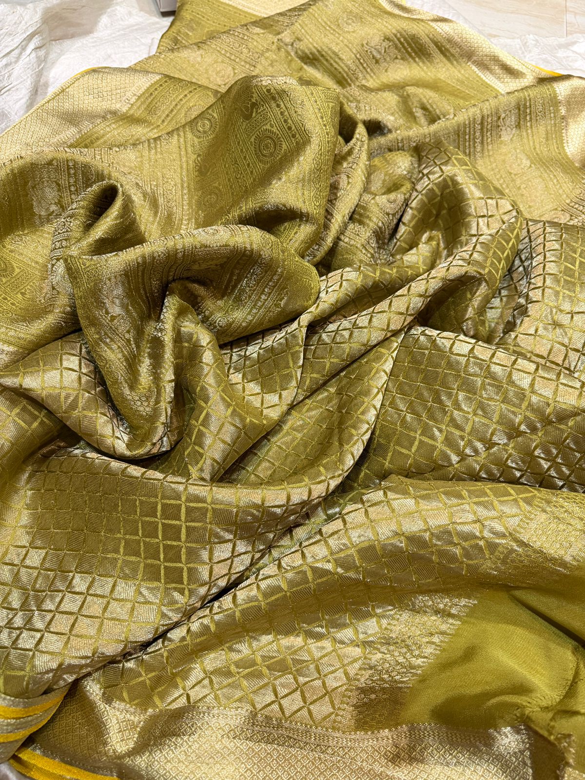 Pure Mysore Brocade Crepe Silk Saree With Platinum Zari Weave