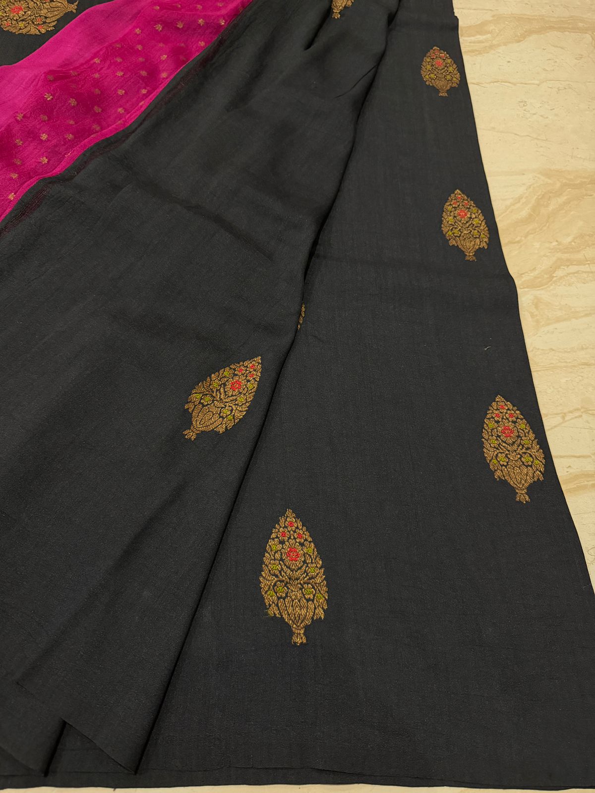 Pure Handloom Munga Banarasi Saree with Meenakari Butta