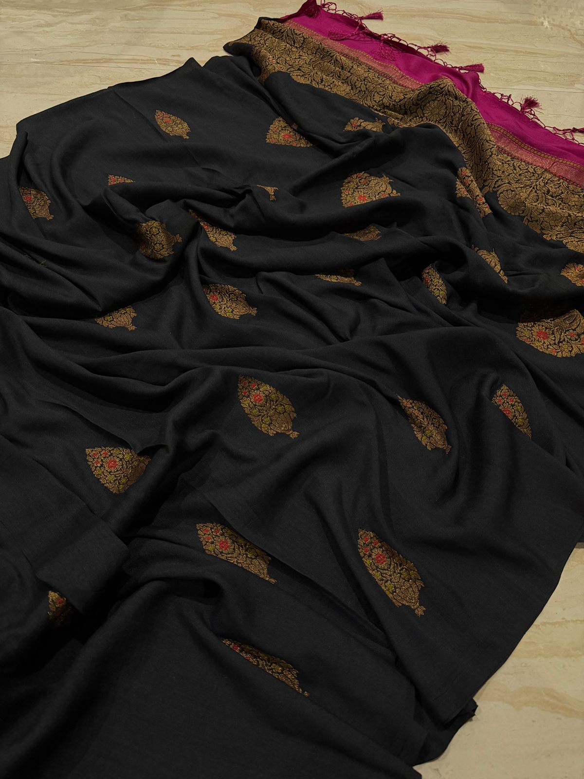 Pure Handloom Munga Banarasi Saree with Meenakari Butta