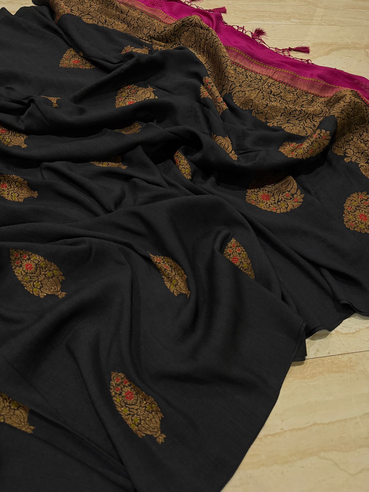 Pure Handloom Munga Banarasi Saree with Meenakari Butta