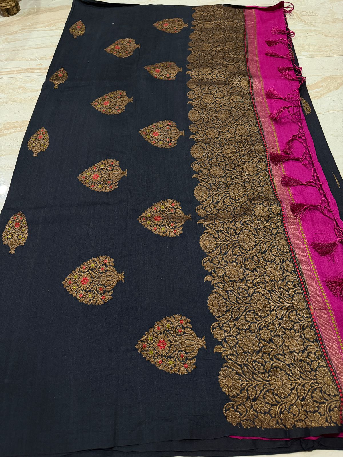 Pure Handloom Munga Banarasi Saree with Meenakari Butta