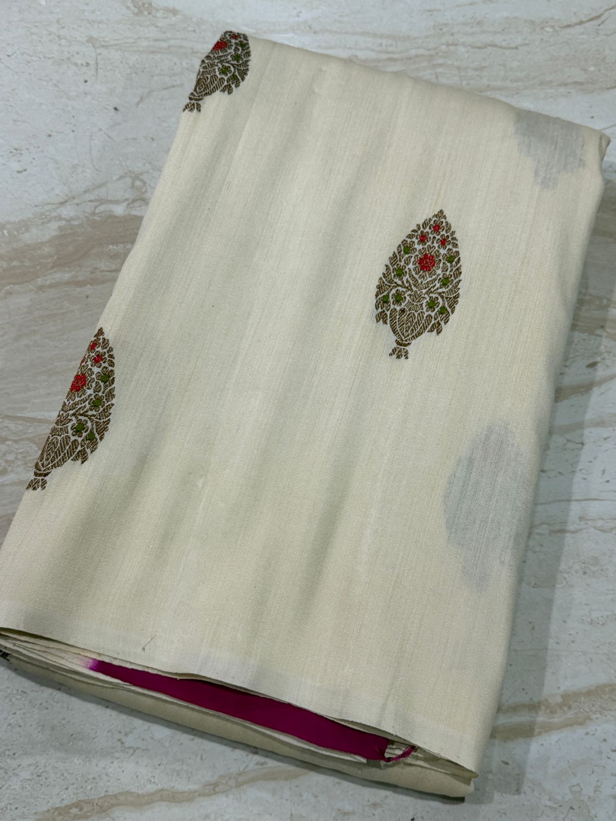 Pure Handloom Munga Banarasi Saree with Meenakari Butta