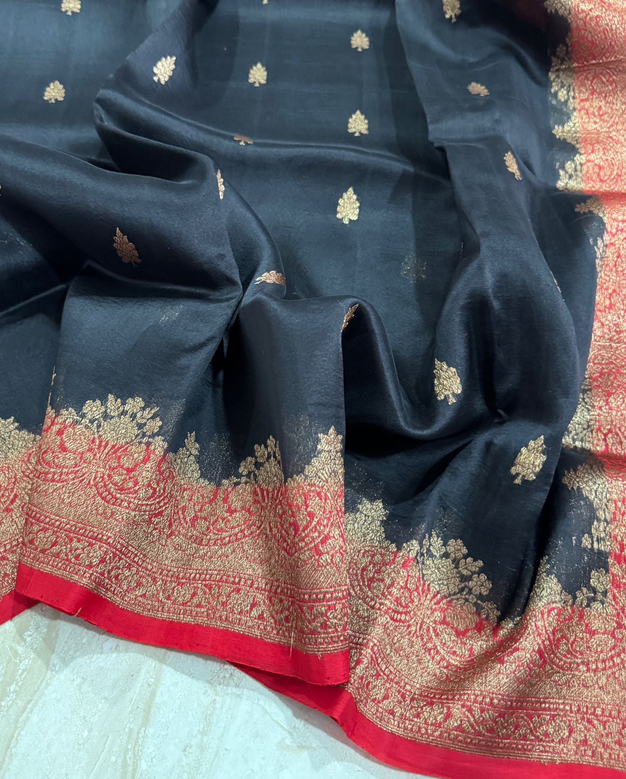 Pure Handloom Kora Banarasi Kadua Weave Zari