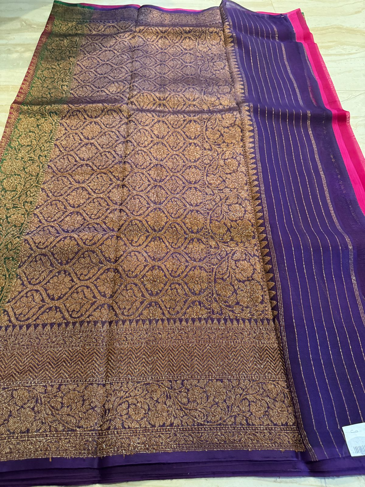 Pure Handloom Kora Banarasi Antiq Zari Weave