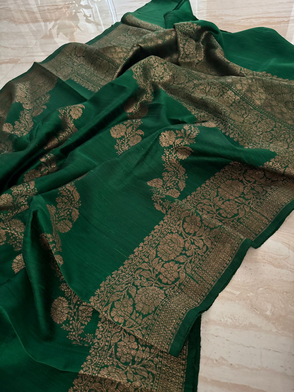 Pure Raw Silk Banarasi Saree With Lehriya Weave Zari