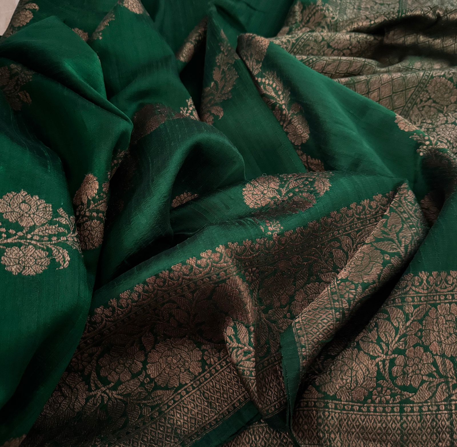 Pure Raw Silk Banarasi Saree With Lehriya Weave Zari