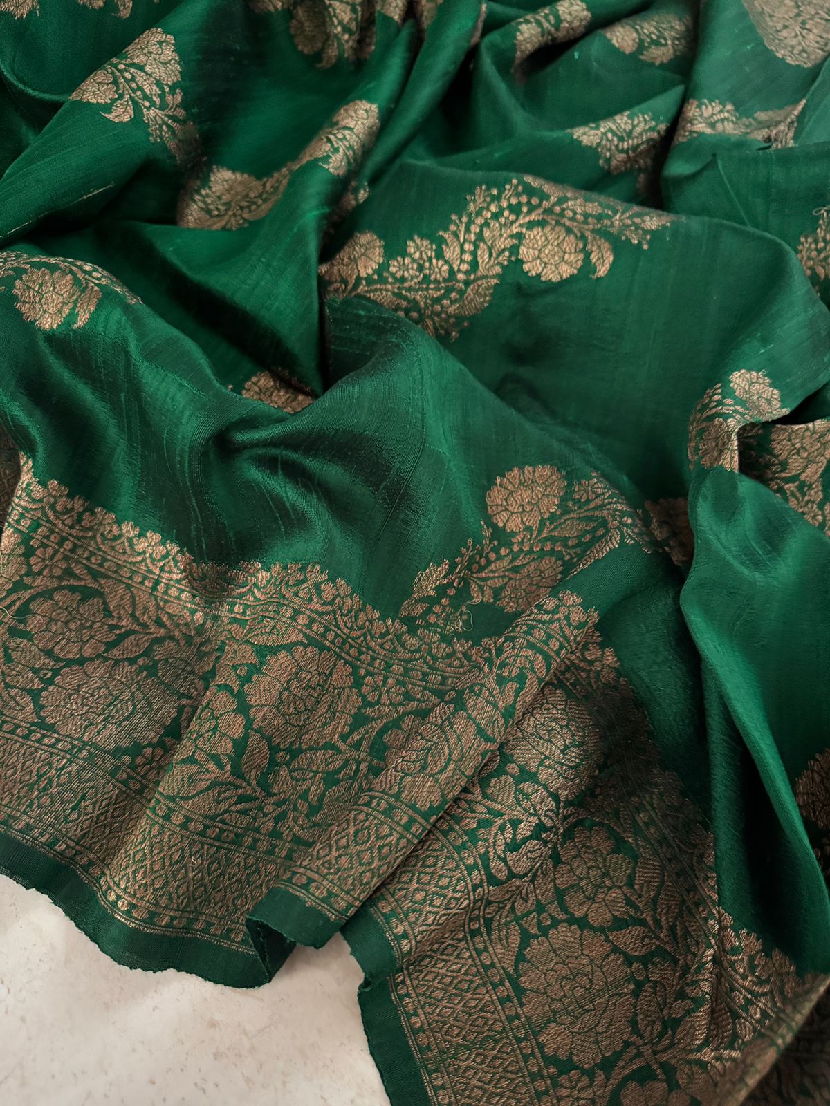 Pure Raw Silk Banarasi Saree With Lehriya Weave Zari
