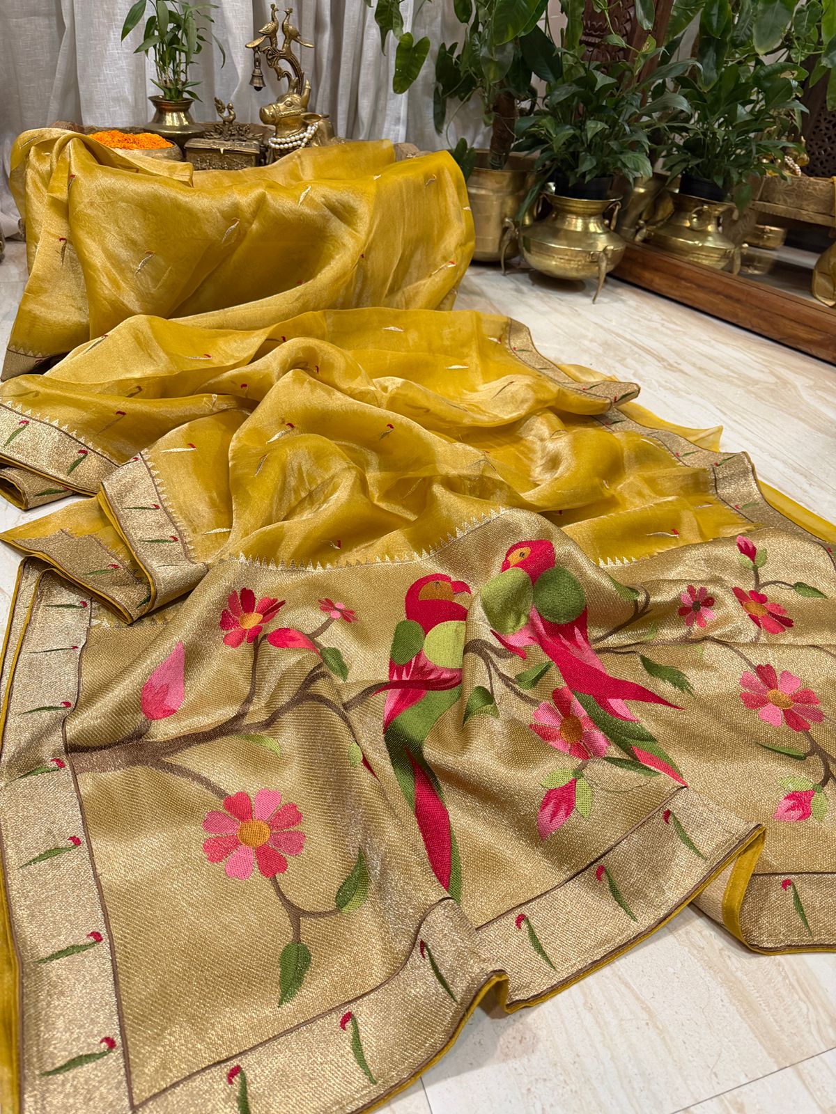 Pure Tissue Silk Saree with Single Munia Border & Designer Pallu