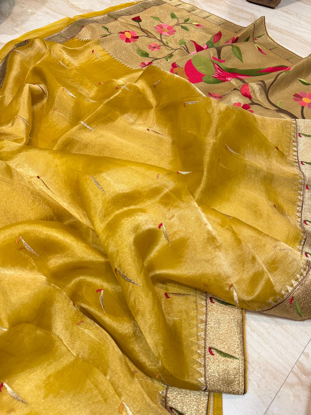 Pure Tissue Silk Saree with Single Munia Border & Designer Pallu