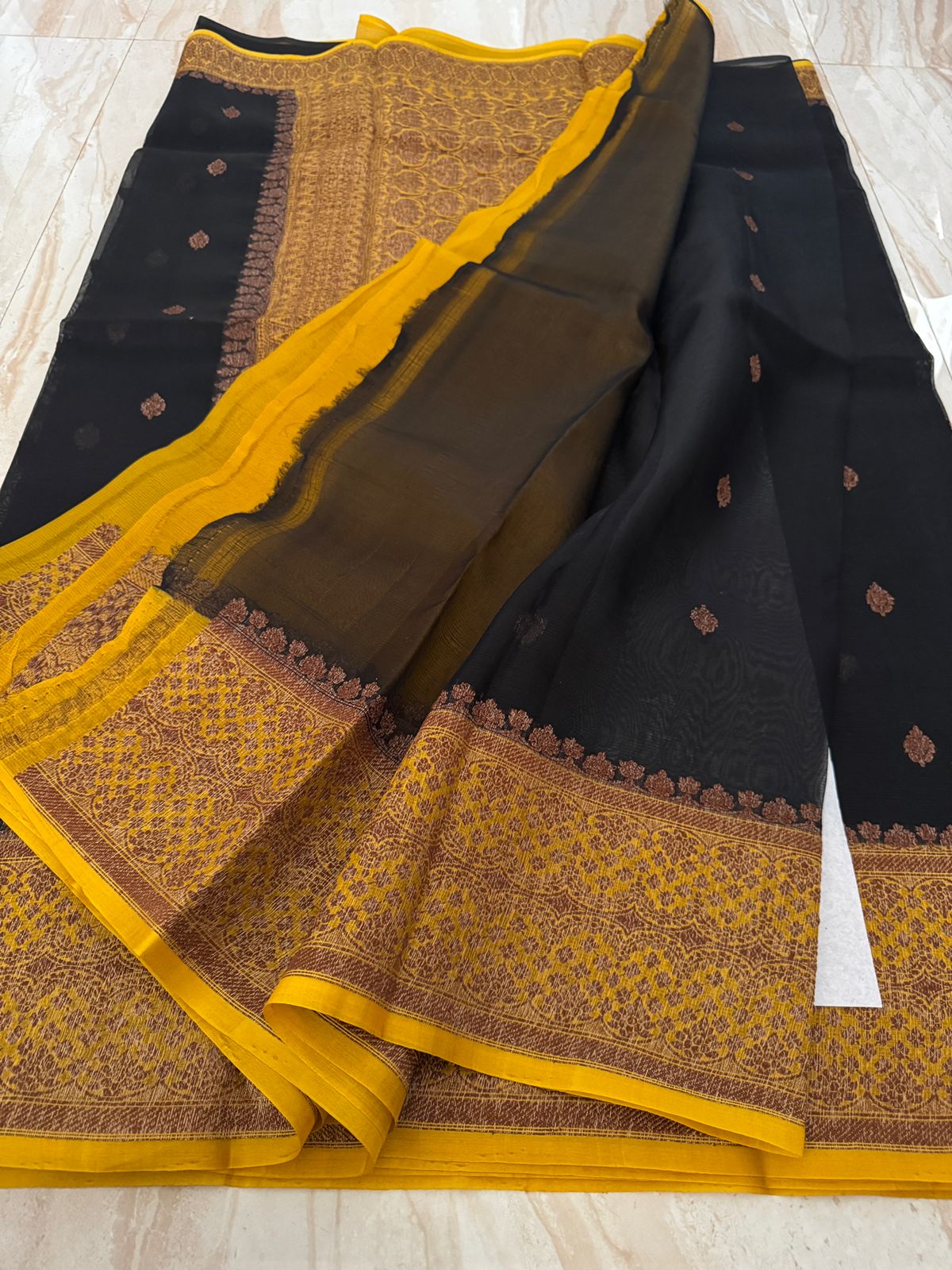 Pure Handloom Kora Banarasi Kaduwa Weave Zari